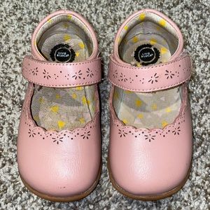 Livie & Luca: Groove & Grow size 6